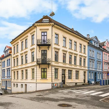 Spacious 3-bedroom In Appartement Bergen